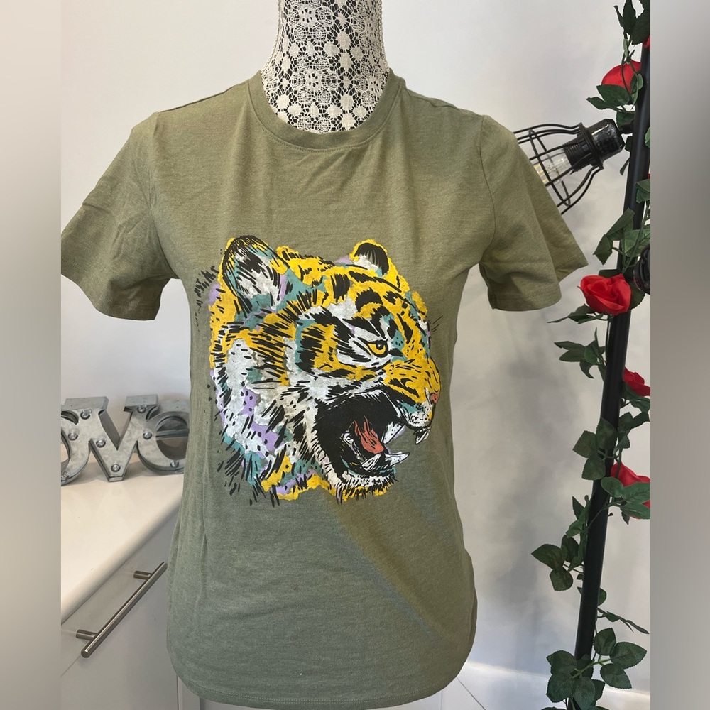 Kids Cat & Jack Tiger Tee. 12/14 L